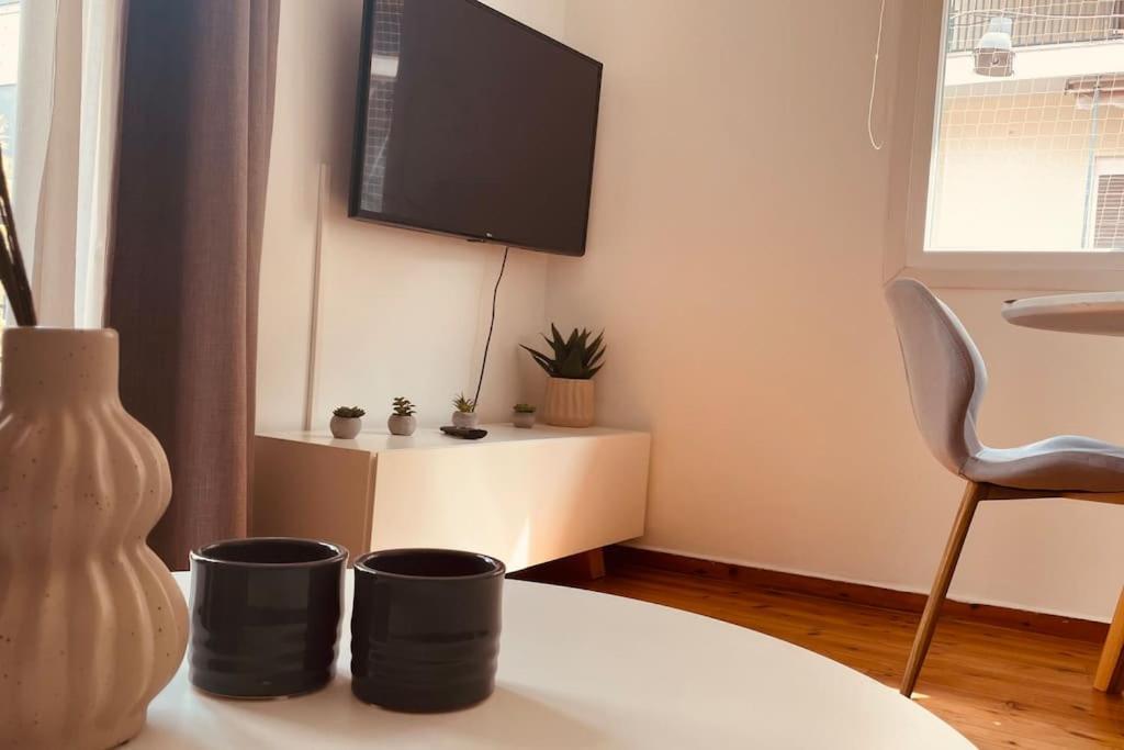 Daisy Apartment 15 Min To Acropolis Афины Экстерьер фото
