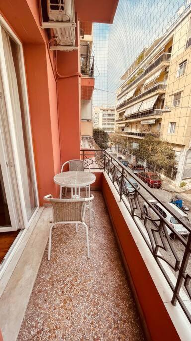Daisy Apartment 15 Min To Acropolis Афины Экстерьер фото