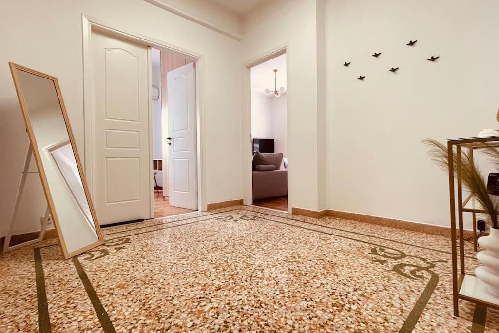 Daisy Apartment 15 Min To Acropolis Афины Экстерьер фото